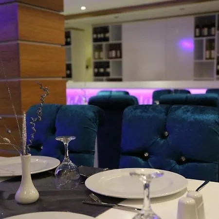 فندق مبيت وإفطار Rota Bulvar 3*